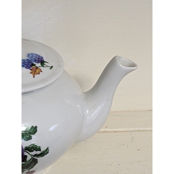 Vintage French Apilco teapot fruit design 4.5X10 porcelain made for Chamart - Picture 5 of 10
